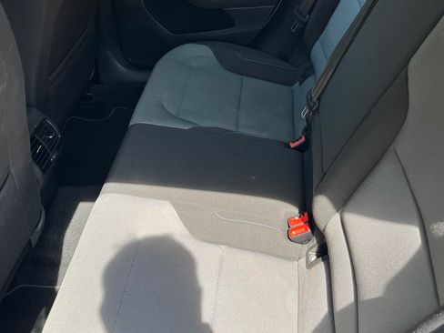 Used 2016 Volkswagen e-Golf SE w/ DC Fast Charging Package FWD image 13