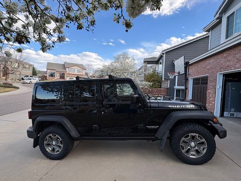 Used 2014 Jeep Wrangler Unlimited Rubicon w/ Connectivity Group image 5