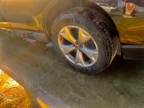 Used 2014 Subaru Forester 2.5i Premium w/ All-Weather Package image 9