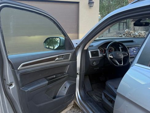 Used 2021 Volkswagen Atlas SE image 16