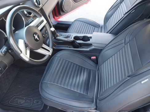 Used 2005 Ford Mustang Deluxe Convertible image 6