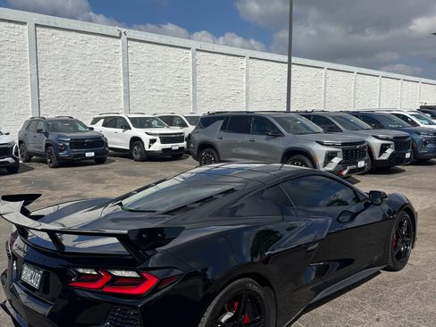 Used 2022 Chevrolet Corvette Stingray Coupe w/ 1LT image 4