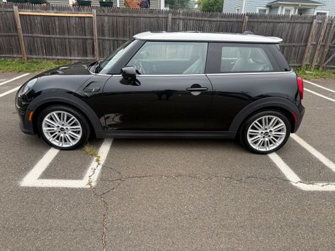 Used 2024 MINI Cooper SE FWD image 2