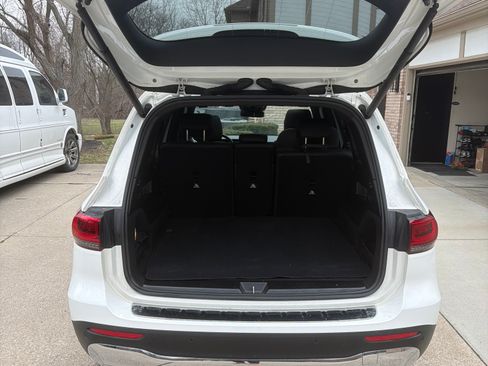 Used 2023 Mercedes-Benz GLB 250 250 4MATIC Sport Utility 4D image 12