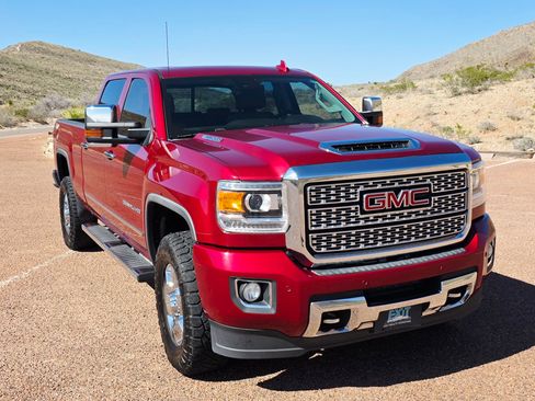 Used 2018 GMC Sierra 3500 Denali w/ Duramax Plus Package image 6