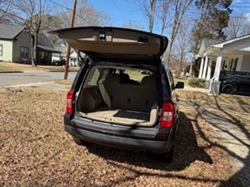 Used 2014 Jeep Patriot Latitude image 11