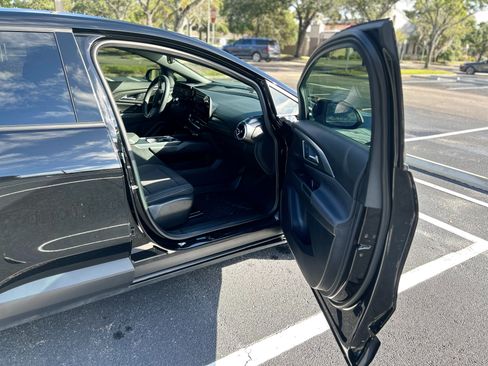 Used 2025 Chevrolet Equinox EV LT image 8