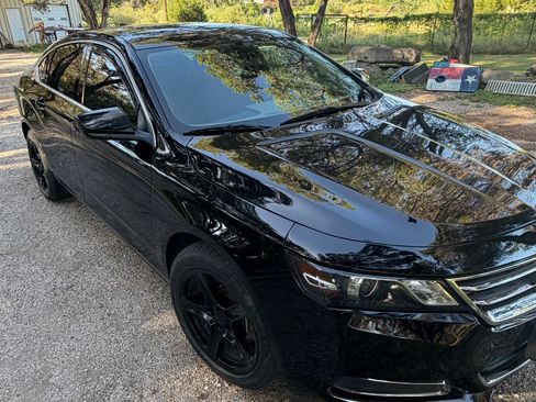 Used 2018 Chevrolet Impala LS FWD image 2