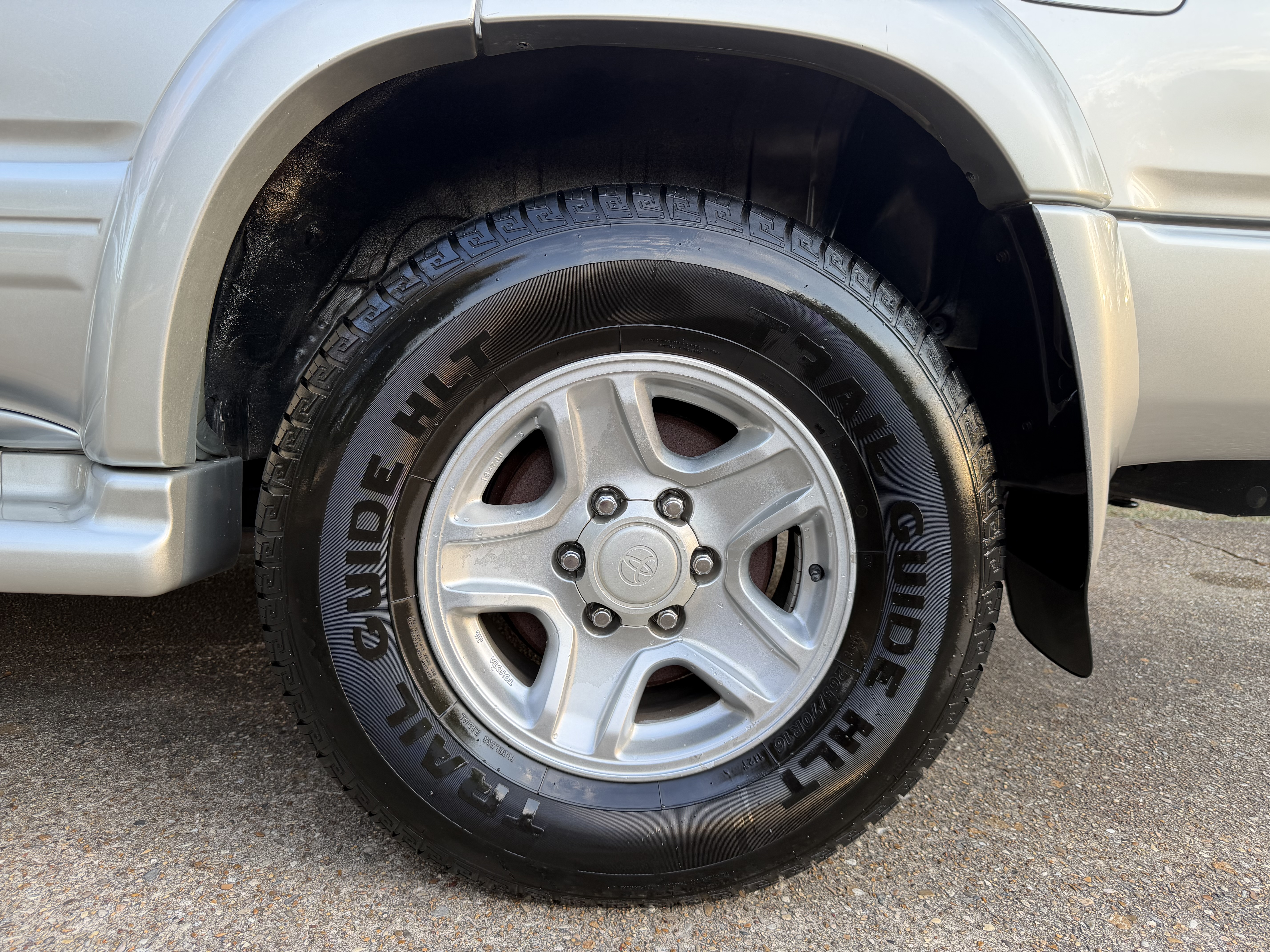Used 2000 Toyota 4Runner Limited AWD/4WD image 11