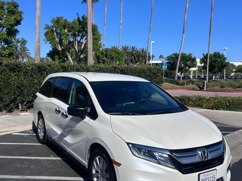 Used 2019 Honda Odyssey LX image 2