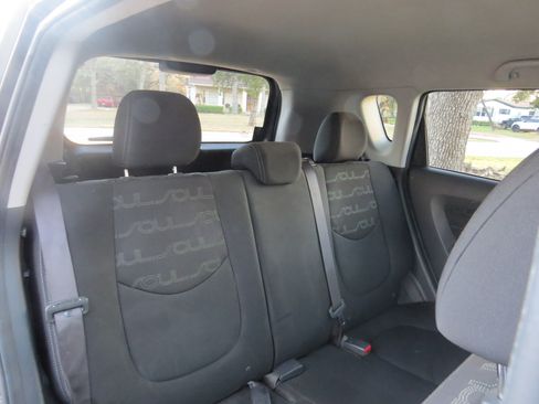 Used 2012 Kia Soul + image 11