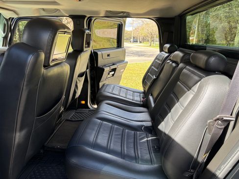 Used 2005 HUMMER H2 SUT Sport Utility Pickup 4D w/ Preferred Equipment Group image 8
