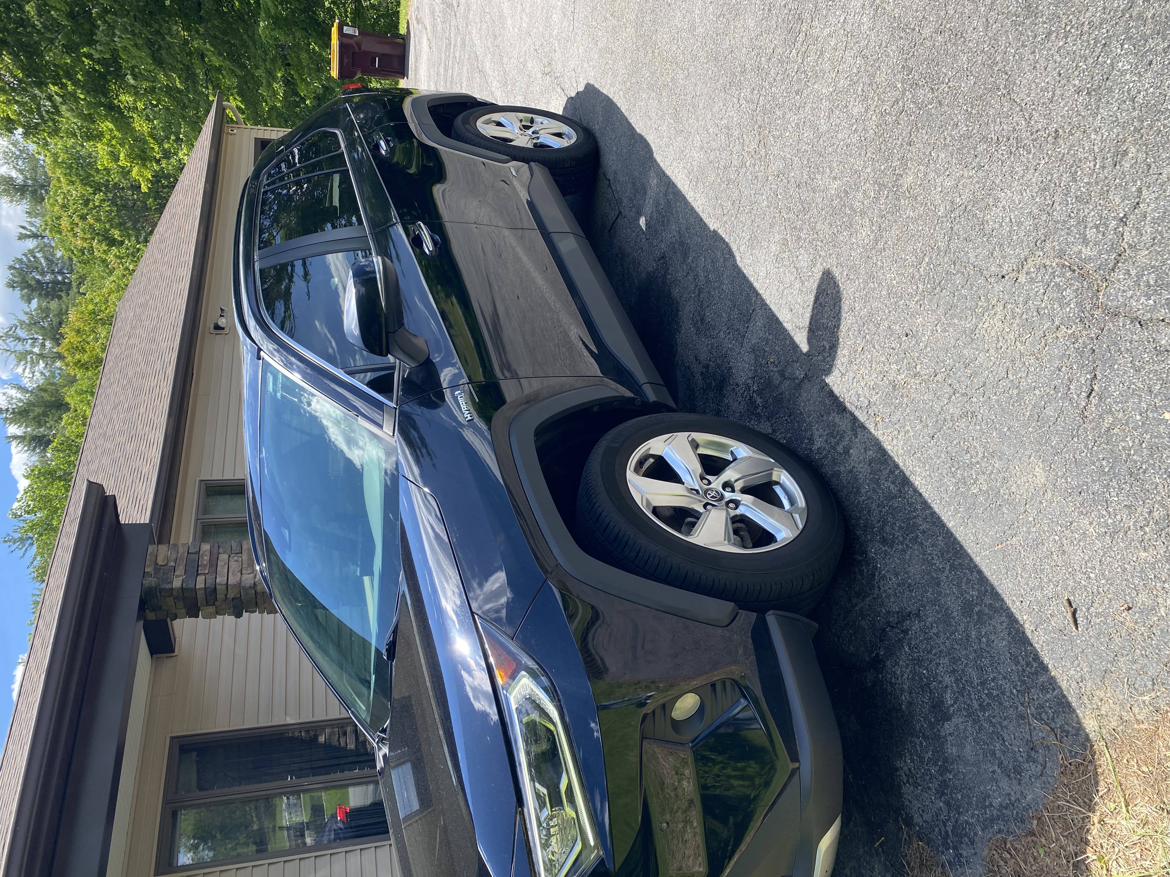 Used 2020 Toyota RAV4 Limited w/ Limited Grade Weather Package AWD/4WD image 2