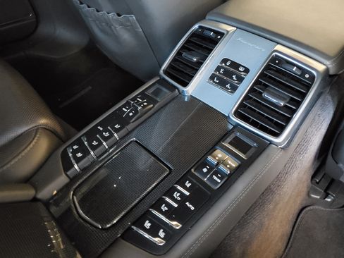 Used 2016 Porsche Panamera Turbo image 15
