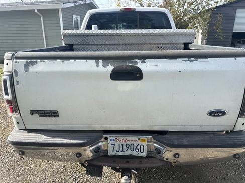 Used 2004 Ford F250 Lariat image 6