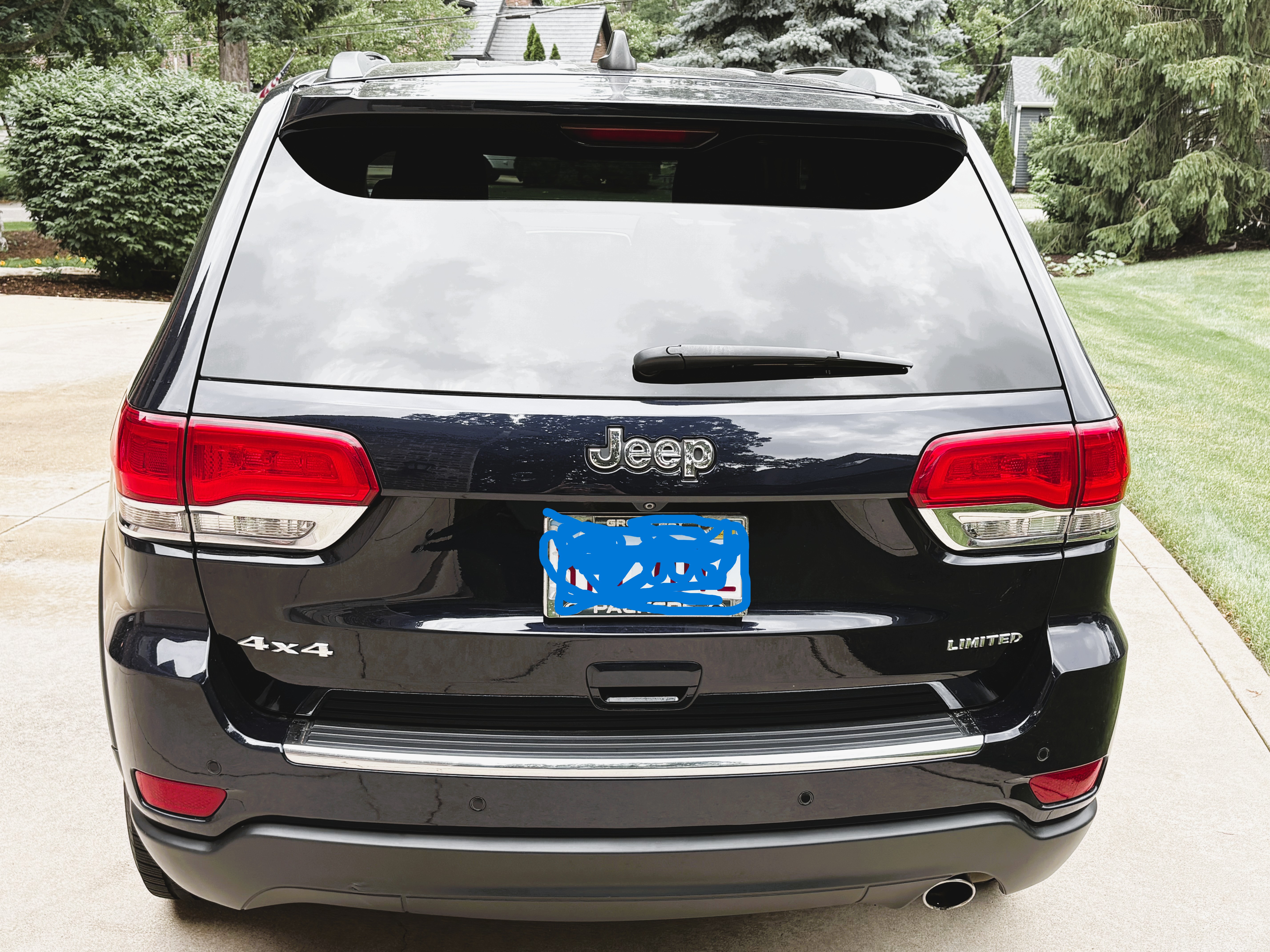 Used 2016 Jeep Grand Cherokee Limited AWD/4WD image 4