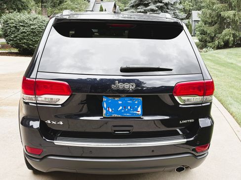 Used 2016 Jeep Grand Cherokee Limited AWD/4WD image 4