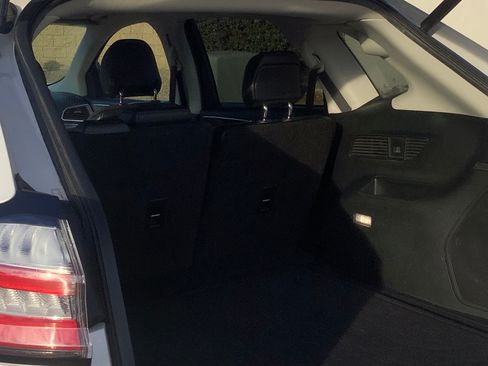 Used 2019 Ford Edge Titanium image 11