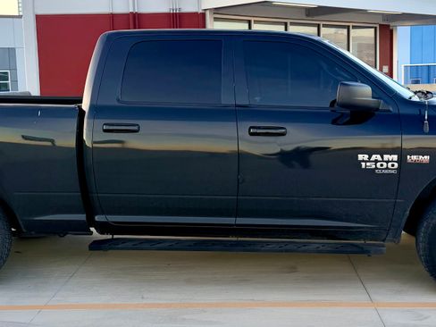 Used 2019 RAM 1500 Classic SLT image 5