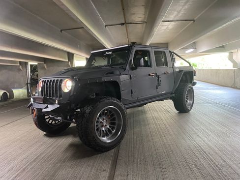 Used 2020 Jeep Gladiator Sport w/ Quick Order Package 24S image 8