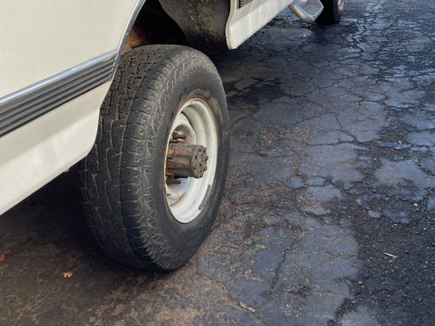 Used 1997 Ford F250 4x4 Regular Cab Heavy Duty image 29