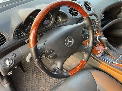 Used 2005 Mercedes-Benz SL 500 image 9