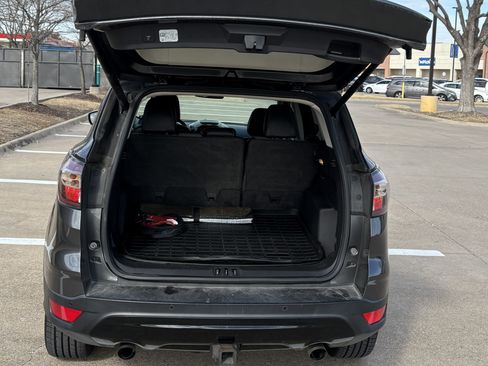 Used 2017 Ford Escape Titanium image 8