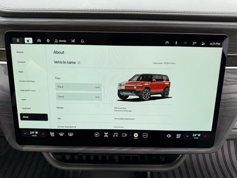 Used 2025 Rivian R1S Adventure AWD/4WD image 30