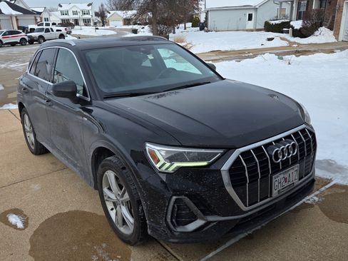 Used 2021 Audi Q3 2.0T Premium Plus w/ Premium Plus Package image 2