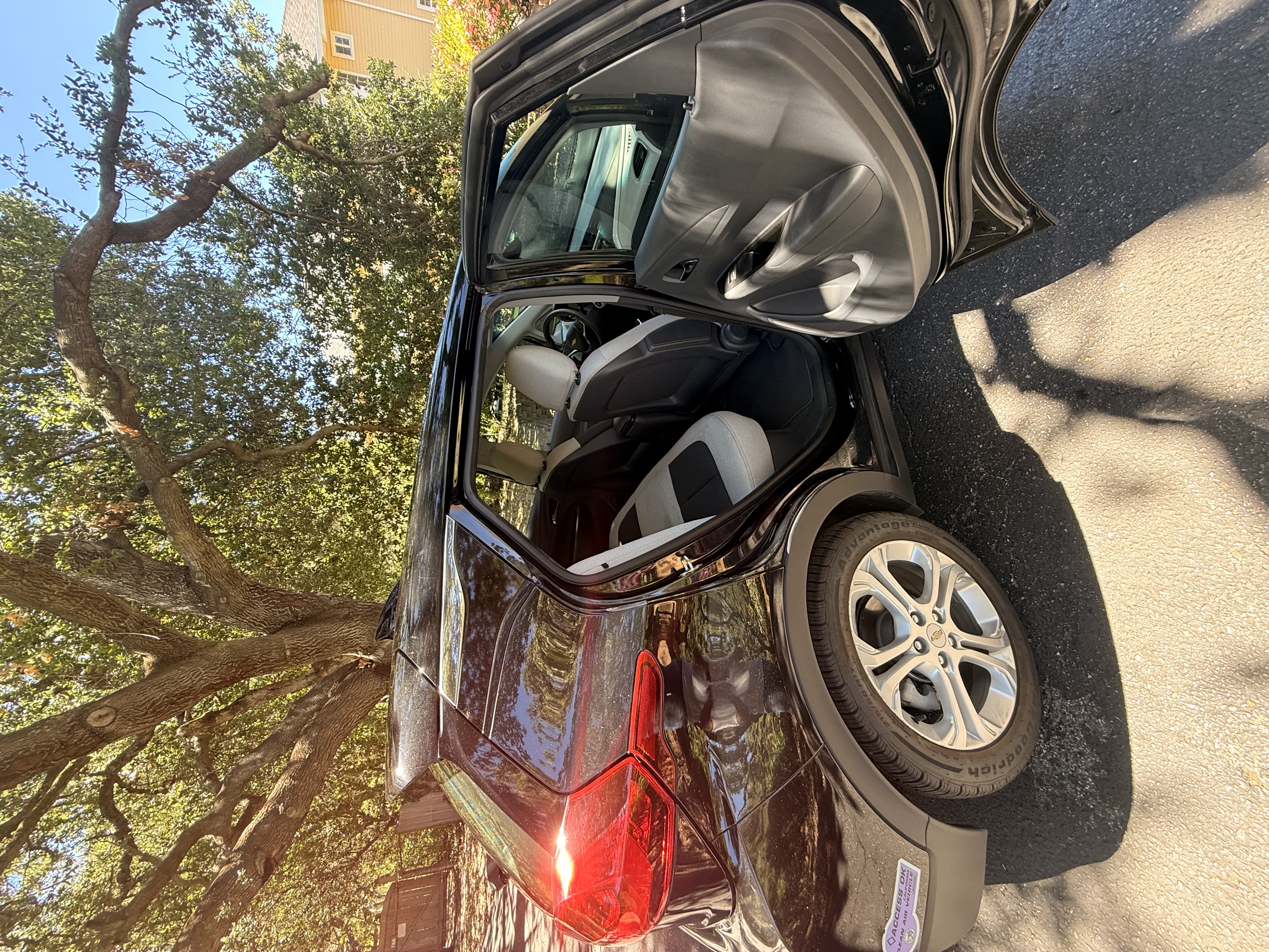 Used 2019 Chevrolet Bolt LT FWD image 5