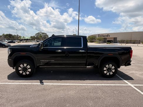 Used 2024 GMC Sierra 2500 Denali w/ Denali Reserve Package AWD/4WD image 2
