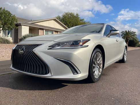 Used 2019 Lexus ES 350 Ultra Luxury image 1