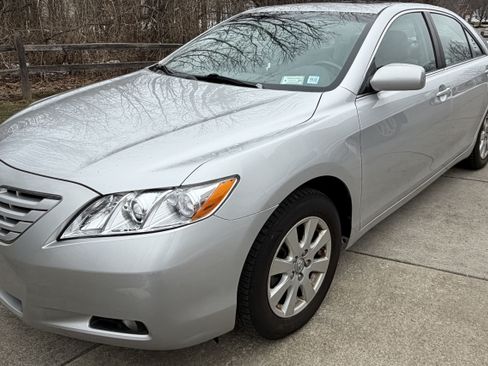Used 2009 Toyota Camry XLE image 1