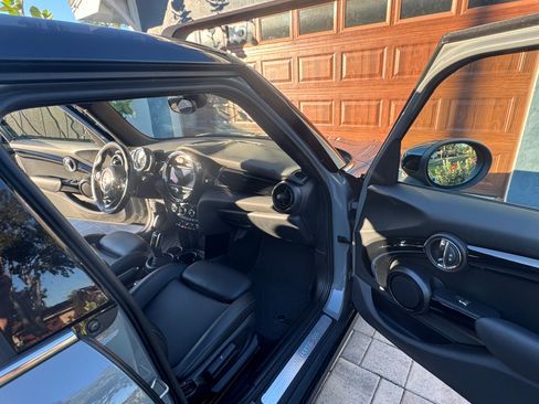 Used 2020 MINI Cooper S image 8