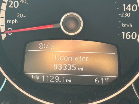 Used 2013 Volkswagen Beetle 2.0T image 14