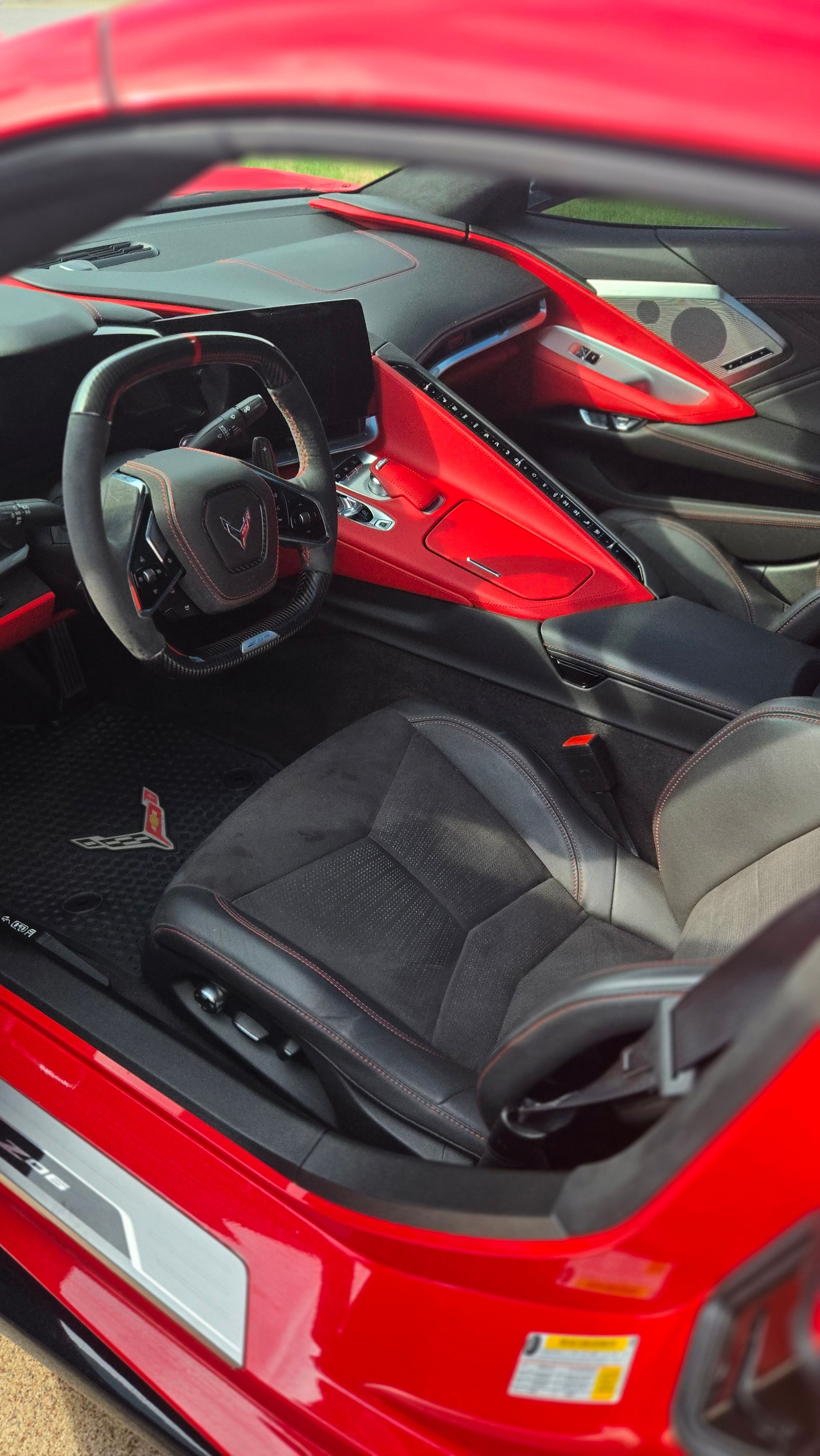Used 2024 Chevrolet Corvette Z06 w/ Z07 Performance Package RWD image 8