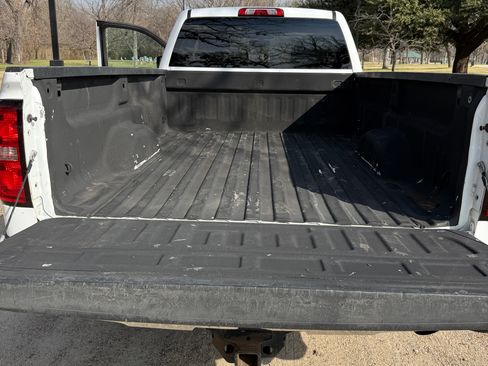 Used 2015 Chevrolet Silverado 2500 LT w/ LT Convenience Package image 15