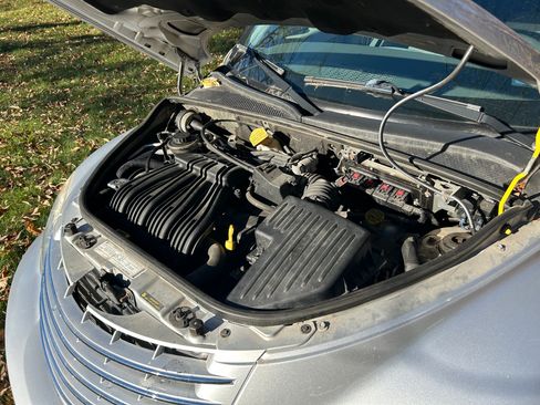 Used 2010 Chrysler PT Cruiser Classic Sport Wagon 4D w/ Convenience Group image 14