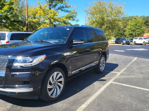 Used 2023 Lincoln Navigator Reserve image 5