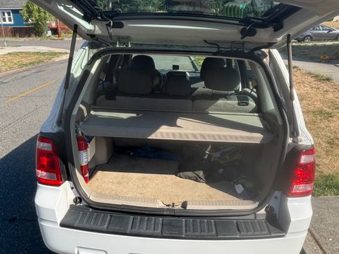 Used 2009 Ford Escape XLS image 6