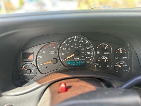 Used 2002 Chevrolet Silverado 2500 4x4 Crew Cab image 2