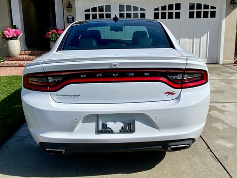 Used 2015 Dodge Charger R/T RWD image 9