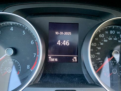 Used 2020 Volkswagen Golf 4-Door image 26