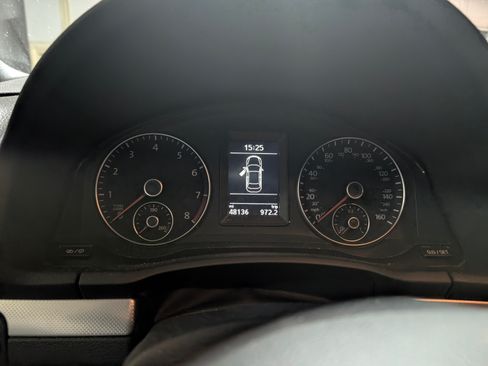 Used 2015 Volkswagen Eos Final Edition image 9