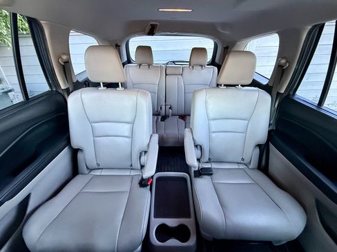 Used 2019 Honda Pilot Touring image 10