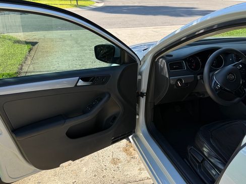 Used 2017 Volkswagen Jetta S image 21