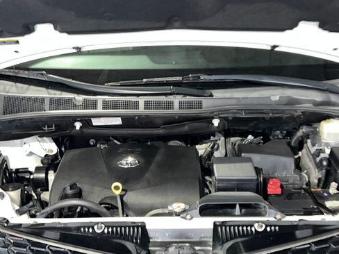 Used 2018 Toyota Sienna SE w/ SE Preferred Package image 20