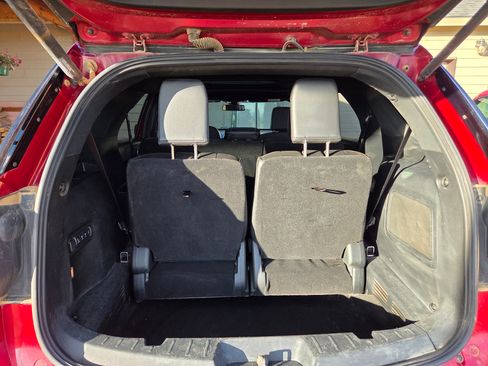 Used 2018 Ford Explorer Platinum image 12