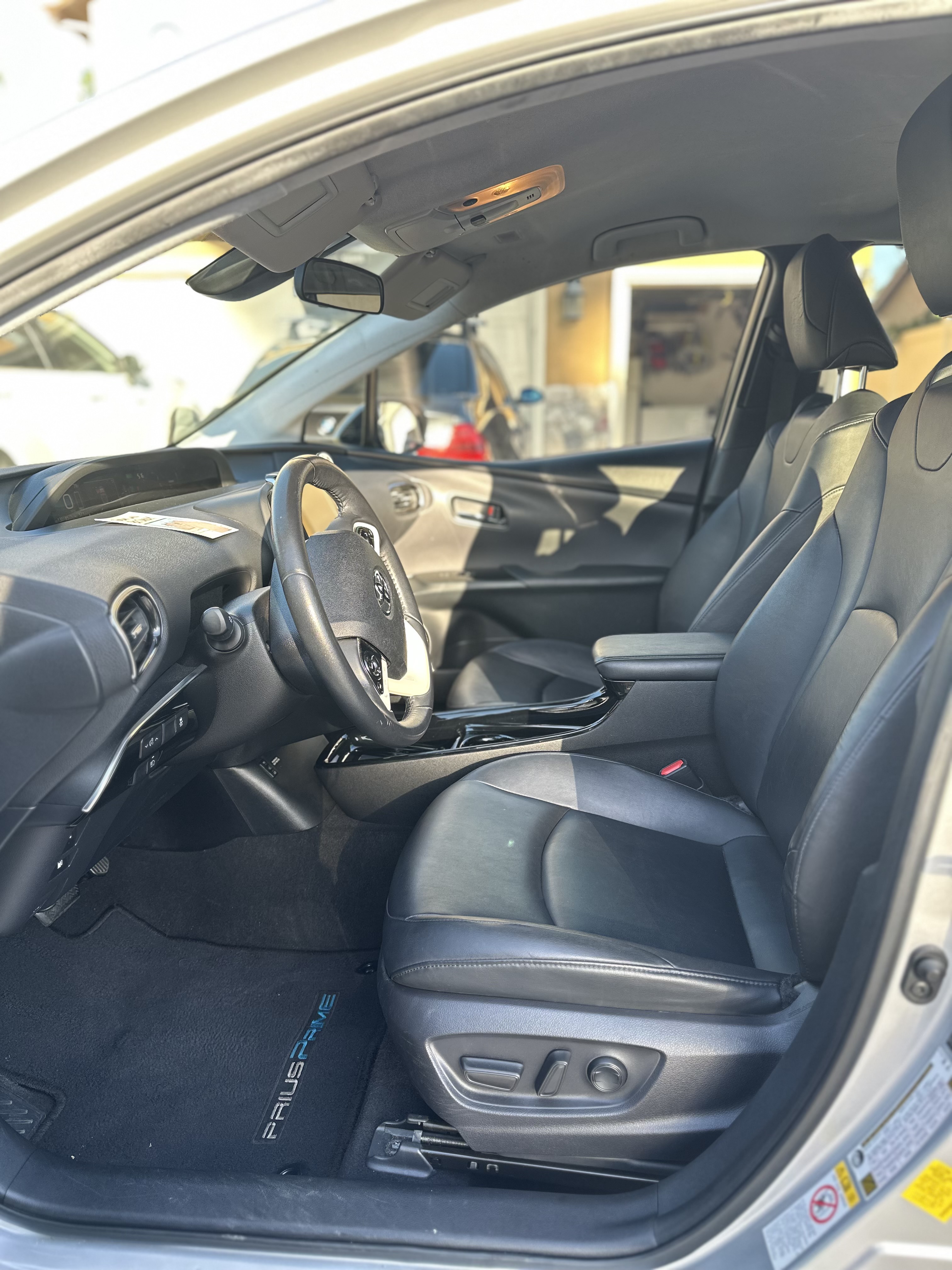 Used 2018 Toyota Prius Prime Premium w/ Carpet Mat Package FWD image 19