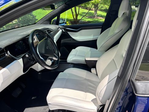 Used 2016 Tesla Model X 90D AWD/4WD image 11
